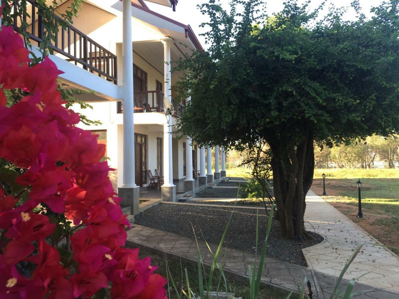 Hotel Goddess Garden Sigiriya Exterior foto